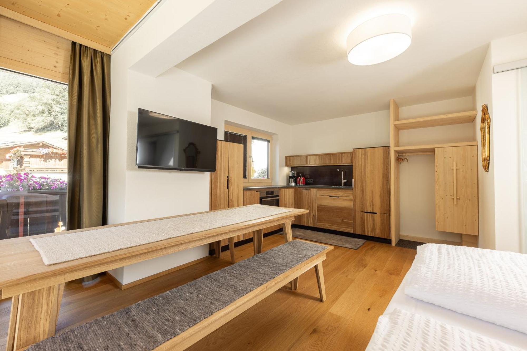 Pension Gulla - Ferienhaus Appartements B&B Нойштифт-им-Штубайталь Экстерьер фото