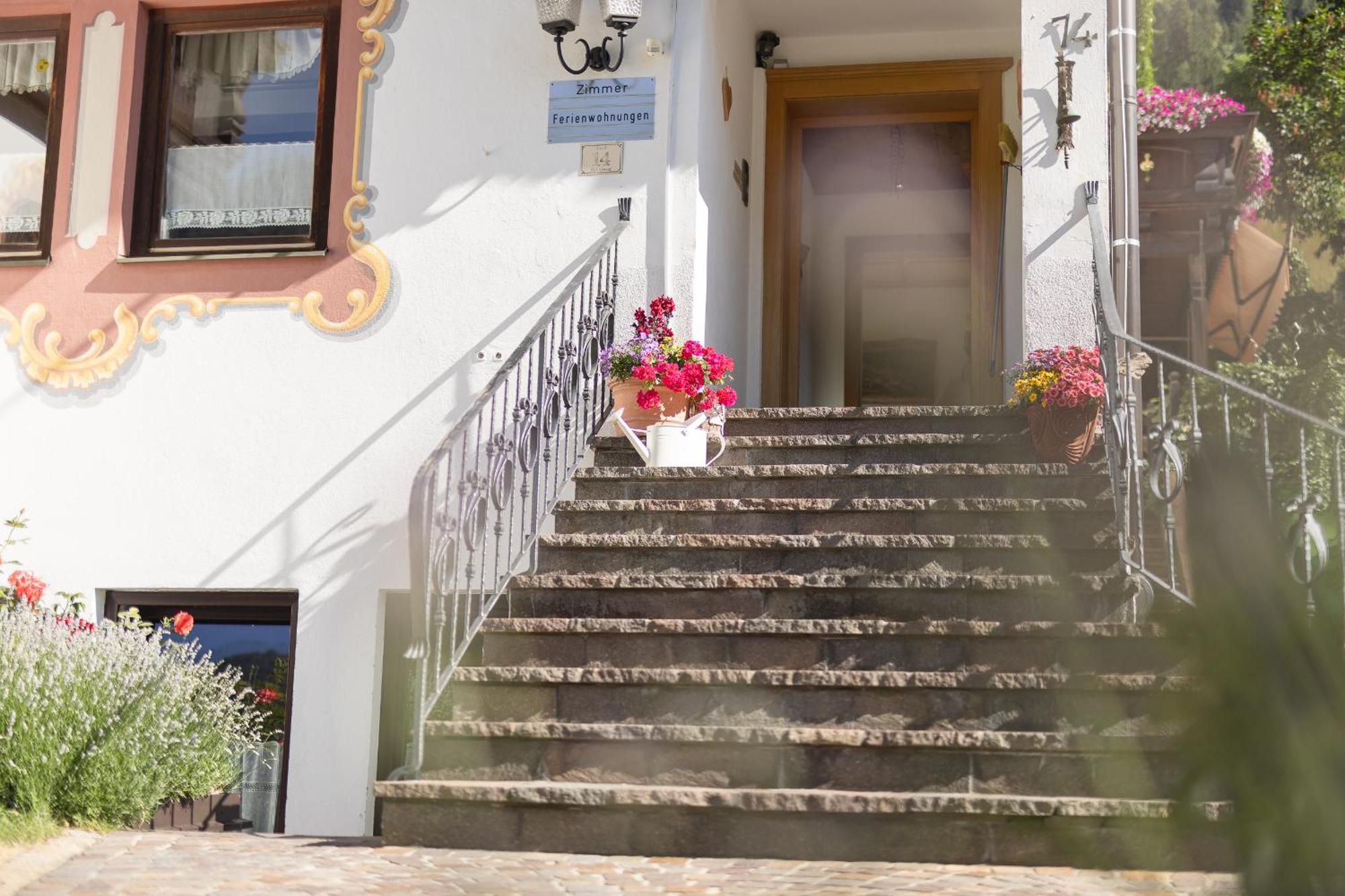Pension Gulla - Ferienhaus Appartements B&B Нойштифт-им-Штубайталь Экстерьер фото